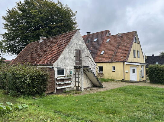 kleine Doppelhaushälfte / Erweiterungsbau möglich