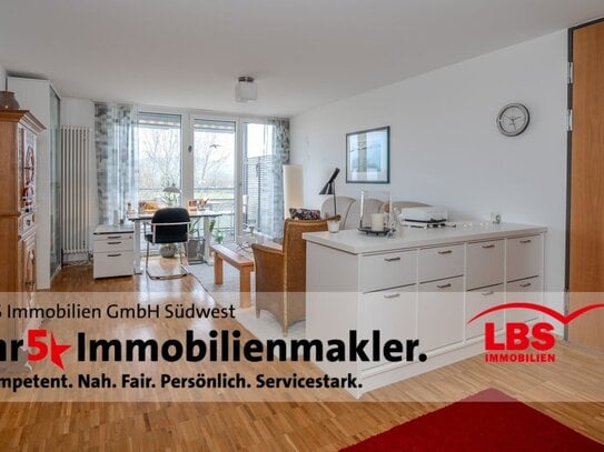 3-Zimmer-Wohnung mit Panoramablick, Balkon & TG-Stellplatz - Ihr Platz zum Wohlfühlen!