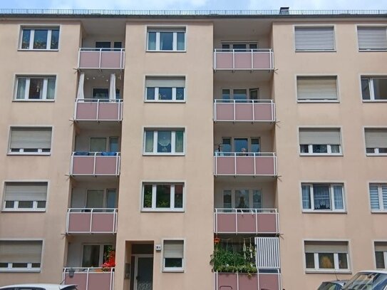 2 Zimmer Wohnung mit Balkon in Nürnberge-Nord