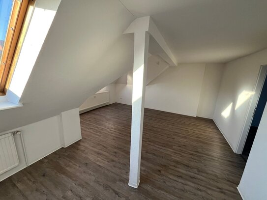 Schöne 2,5 Zimmer Wohnung.