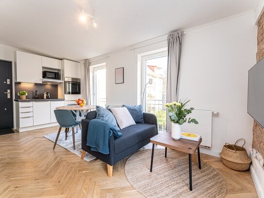 First occupancy: completely renovated studio apartment with garden in a new building in Berlin