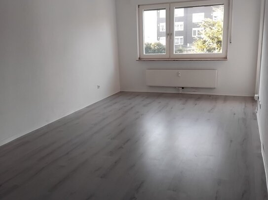 2 Zimmer Wohnung mit Balkon in Duisburg zu vermieten! WBS erforderlich!