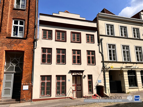 Altstadthaus mit Einliegerwohnung, Wintergarten, Terrasse und Balkon