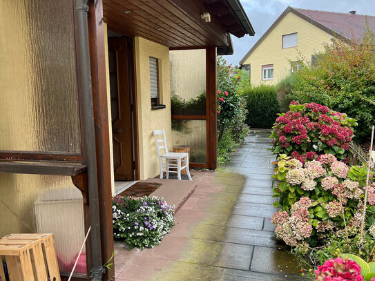 Einfamilienhaus mit Terrasse, Balkon, großen Garten, PV, in ruhiger u. bester Wohnlage von Diedelsheim.