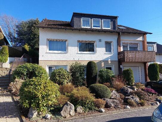 Hohenlimburg (Elsey-Reh), geräumiges 2-Familienhaus auf sonnigem Erbpachtgrundstück, Doppelgarage!