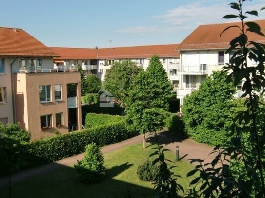 Nur SELTEN***2 Zimmer mit BALKON inkl. TG-Stellplatz - RUHIGE Wohnanlage***Wohnung ist bewohnt***