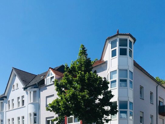 Lichtdurchflutete Dachwohnung mit Loggia in zentraler Lage von Pachten