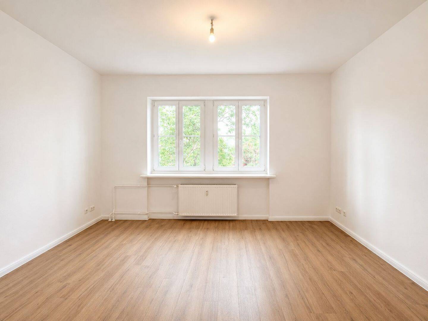 Erstbezug nach Sanierung: 2-Zimmer-Wohnung mit Einbauküche in Berlin-Friedrichshain - Photo 1
