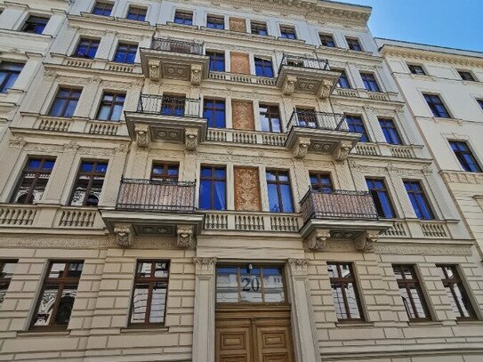 // möblierte Dachgeschoss Wohnung mit einzigartiger Dachterrasse - Blick über die Dächer Leipzigs //