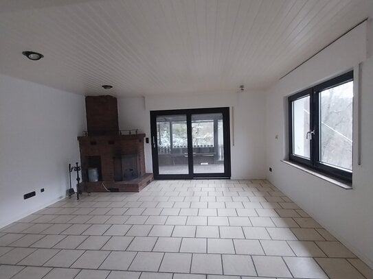 120qm Wohnung 4-Zimmer Küche/Bad mit Garten/Terrasse in ruhiger Lage