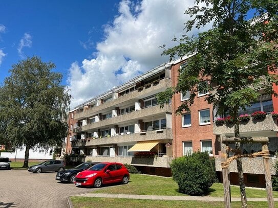 Moderne und sanierte 2-Zimmer-Wohnung mit großem Balkon - offene Besichtigung am 30.10.2024!