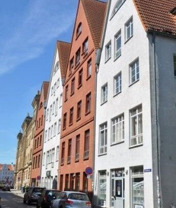 moderne 2-Zimmerwohnung im 1.OG, in der Stralsunder Altstadt