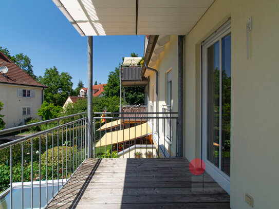 Liebevoll gepflegte 3 Zimmer Wohnung - Balkon, Tiefgarage, Gäste-WC