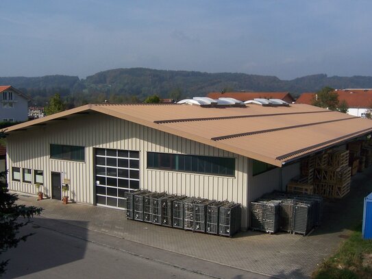 Große Gewerbehalle in Feldkirchen Westerham