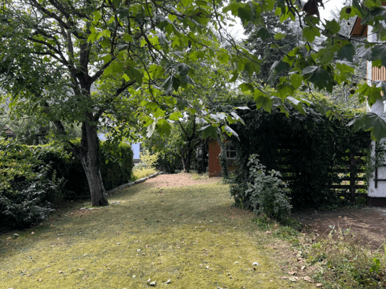 Geräumiges Juwel mit beeindruckendem Garten