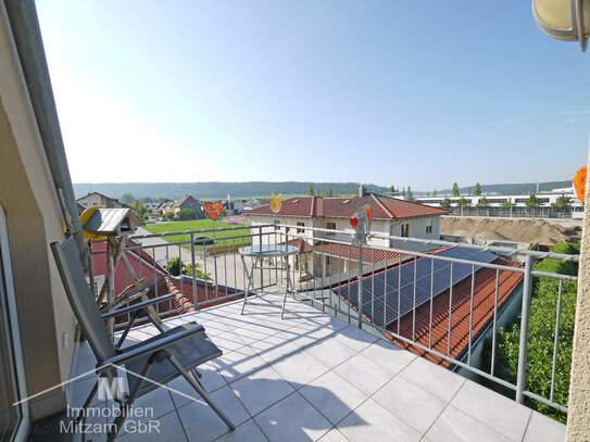 Schmucke 2 1/2 Zimmer-Wohnung mit Garage in sonniger und zentraler Lage von Beilngries