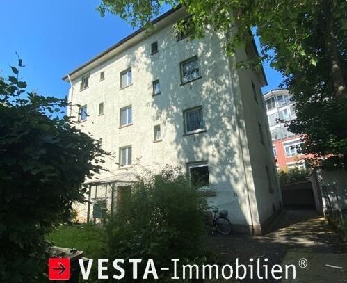 GOOD NEWS IM NORDEND: Helle 4 Zimmer mit Balkon und PKW-Stellplatz-SAMSTAG AB 12 UHR BESICHTIGEN...