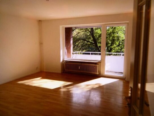 ***KIRCHSTEINBEK !* TOP 2 ZIMMER ERDGESCHOSS WOHNUNG * SONNIGER GROSSER BALKON * VOLLBAD * GARAGE ***.*