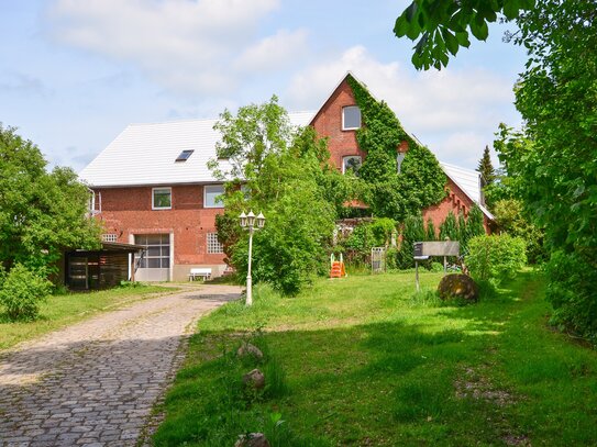 Renditestarkes Mehrfamilienhaus mit Erweiterungspotential in naturnaher Lage!