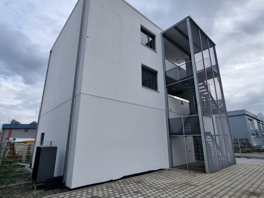 Moderne 3- Zimmer-Penthouse-Wohnung mit großzügiger Terrasse