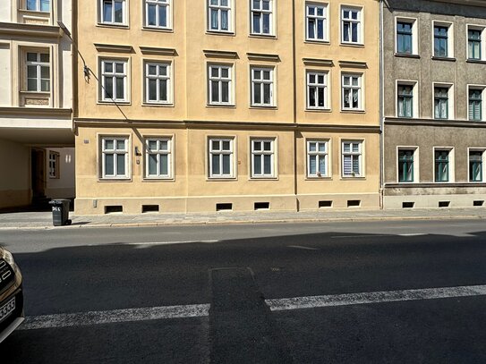 kleine 2-Raum Wohnung 1.OG / Balkon / Stellplatz möglich