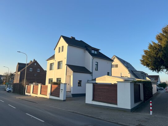 Einzigartige kernsanierte Villa die keine Wünsche offen lässt in Heiligenhaus- Isenbügel