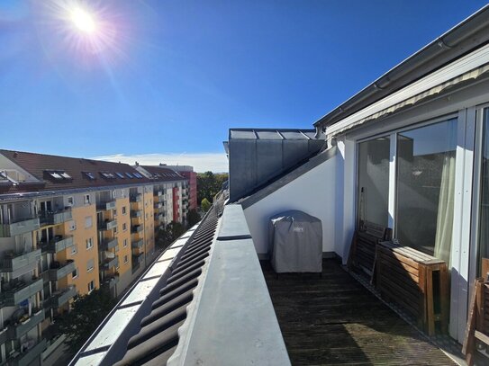 Moderne 3-Zimmer-DG-Wohnung in Obergiesing mit Alpenblick