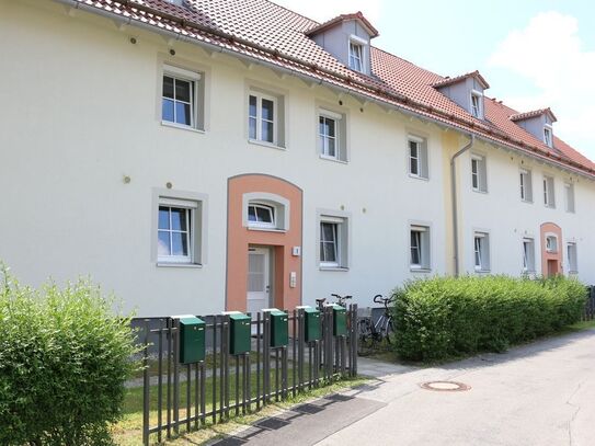 "Charmante 3-Zimmer-Dachgeschosswohnung mit Dachterrasse in liebevoll renoviertem Altbau!"