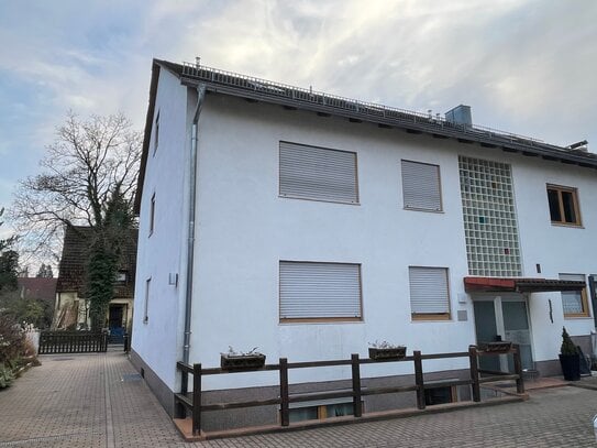 Topsanierte 4,5 Zimmer Wohnung auf 133 m² in Nürnberg Gartenstadt mit 2 Bädern uvm.!