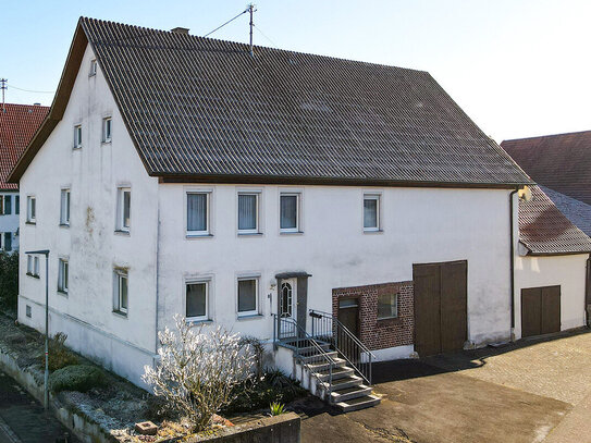 Charmantes Bauernhaus - und richtig viel Platz für Fahrzeuge, Lager, und große Hobby`s