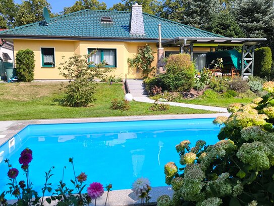 * Energieefizientes Einfamilienhaus mit Süd-West-Terrasse und gepflegten Garten + Swimmingpool + Klimananlage + Infraro…