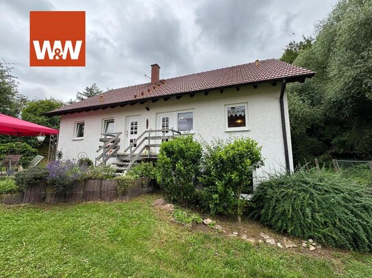 Ruhe und Natur pur mit Stadtnähe! Einfamilienhaus mit Einliegerwohnung