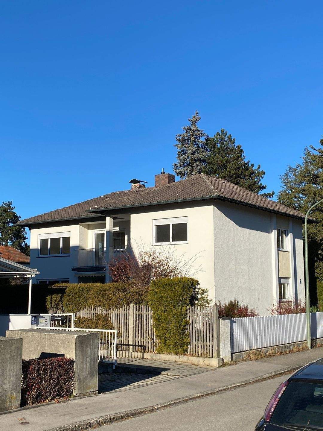 Charmante hochwertig neu renovierte 4 Zimmerwohnung mit großzügiger Terrasse