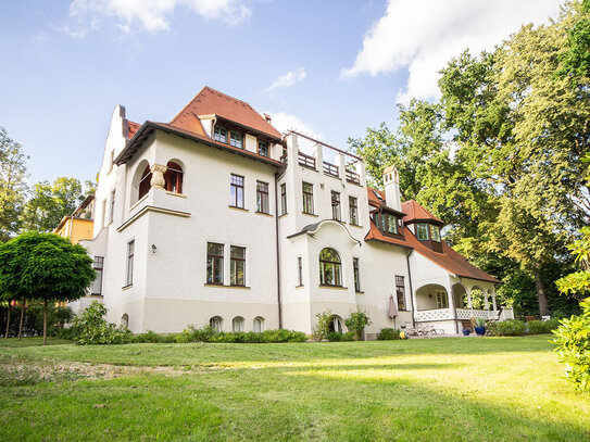 MÖBLIERTE KOMFORTABLE WOHNUNG IN "PARKRESIDENZ SCHLOSSCHEMNITZ"