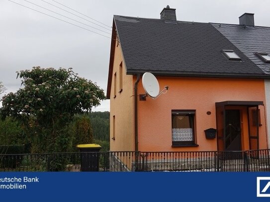 Kleines Einfamilienhaus mit großem Grundstück