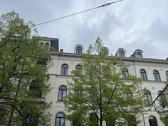 charmante 3-Raum-Wohnung direkt am Waldplatz I EBK I Gäste-WC I zwei Balkone