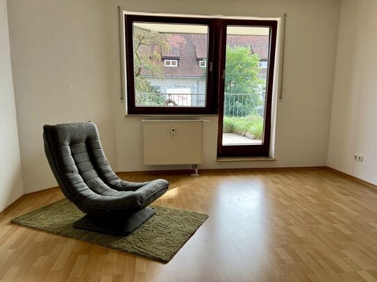 Sonnige, möblierte Terrassenwohnung mit TG-Stellplatz