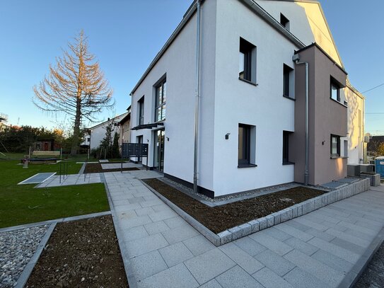 Neubau Erstbezug - große 3-Zimmer-Wohnung mit großem Balkon und Terrasse zu vermieten