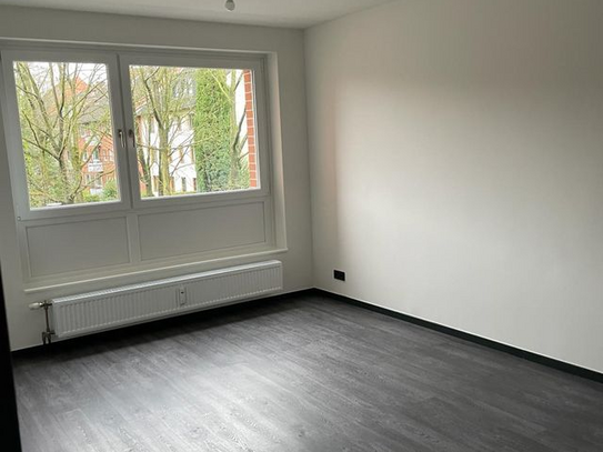 Erstbezug nach Sanierung - 2-Zimmer Wohnung im Herzen Wandsbeks