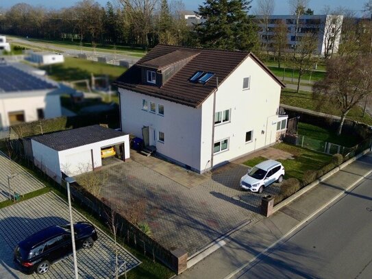 "Traumhaftes Mehrfamilienhaus mit drei exklusiven Wohnungen in Leipheim - Jetzt zugreifen!"