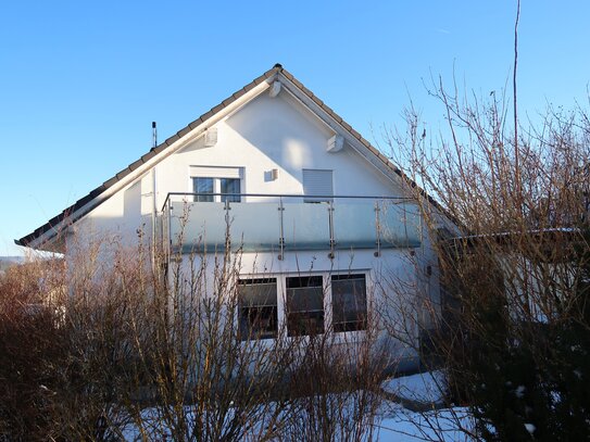 Ein charmantes Einfamilienhaus mit drei Wohnungen in ruhiger Lage in Niedereschach