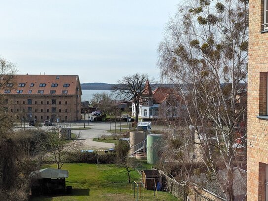 Familienfreundliche 3-Zimmer-Wohnung mit Seeblick und Stellplatz im Zentrum