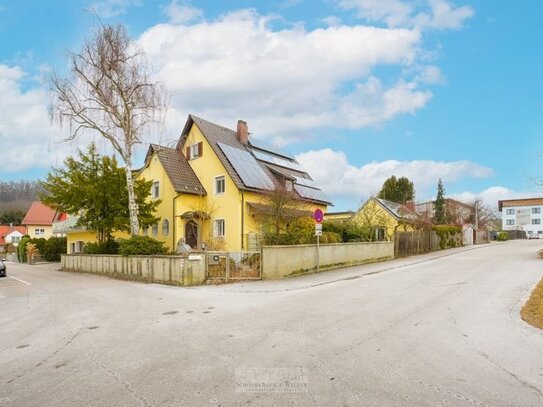 Zweifamilienhaus inkl. PV-Anlage auf geräumigen Grundstück in Toplage!