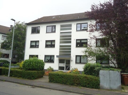 3-Zimmerwohnung Hochparterre mit Balkon und EBK in Bergisch-Gladbach