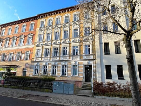 Stilvolle Familienwohnung mit Balkon im Dichterviertel