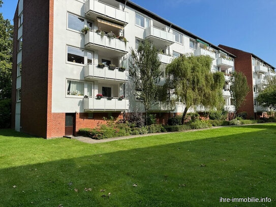 Bremen - Schwachhausen nahe Bürgerpark: Modernisierte und vermietete 3-4 Zimmer-Wohnung mit Balkon.