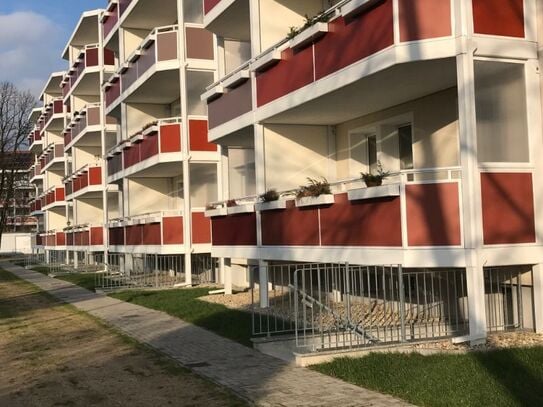 Großer Balkon mit Blick ins Grüne!