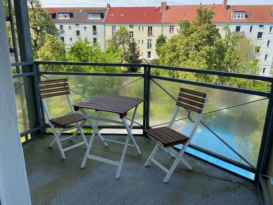 Ruhige 2 Zimmer-Wohnung mit großem Balkon und Gartennutzung