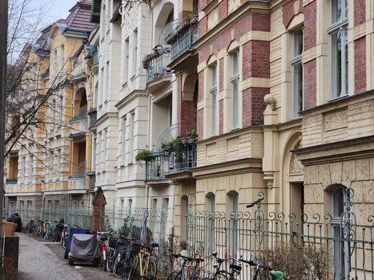 Brandenburger Vorstadt - Vermietete 2-Zimmer-Altbauwohnung zum Kauf