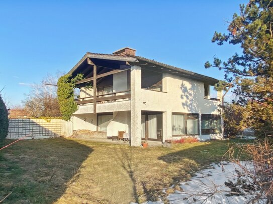 Greiling: Ansprechendes Architektenhaus mit Blick auf großem Grundstück